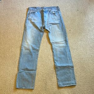 Levi’s light wash straight fit jeans width 36 length 34
